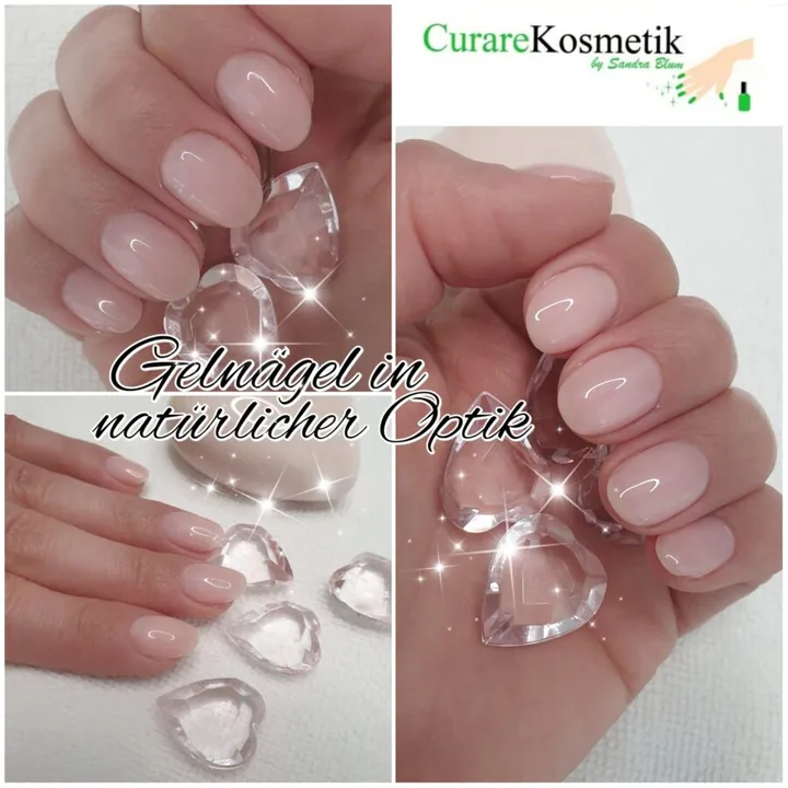 Gelnägel in natürlicher Optik