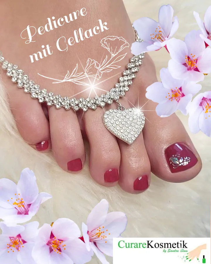 Pedicure mit rotem Gellack